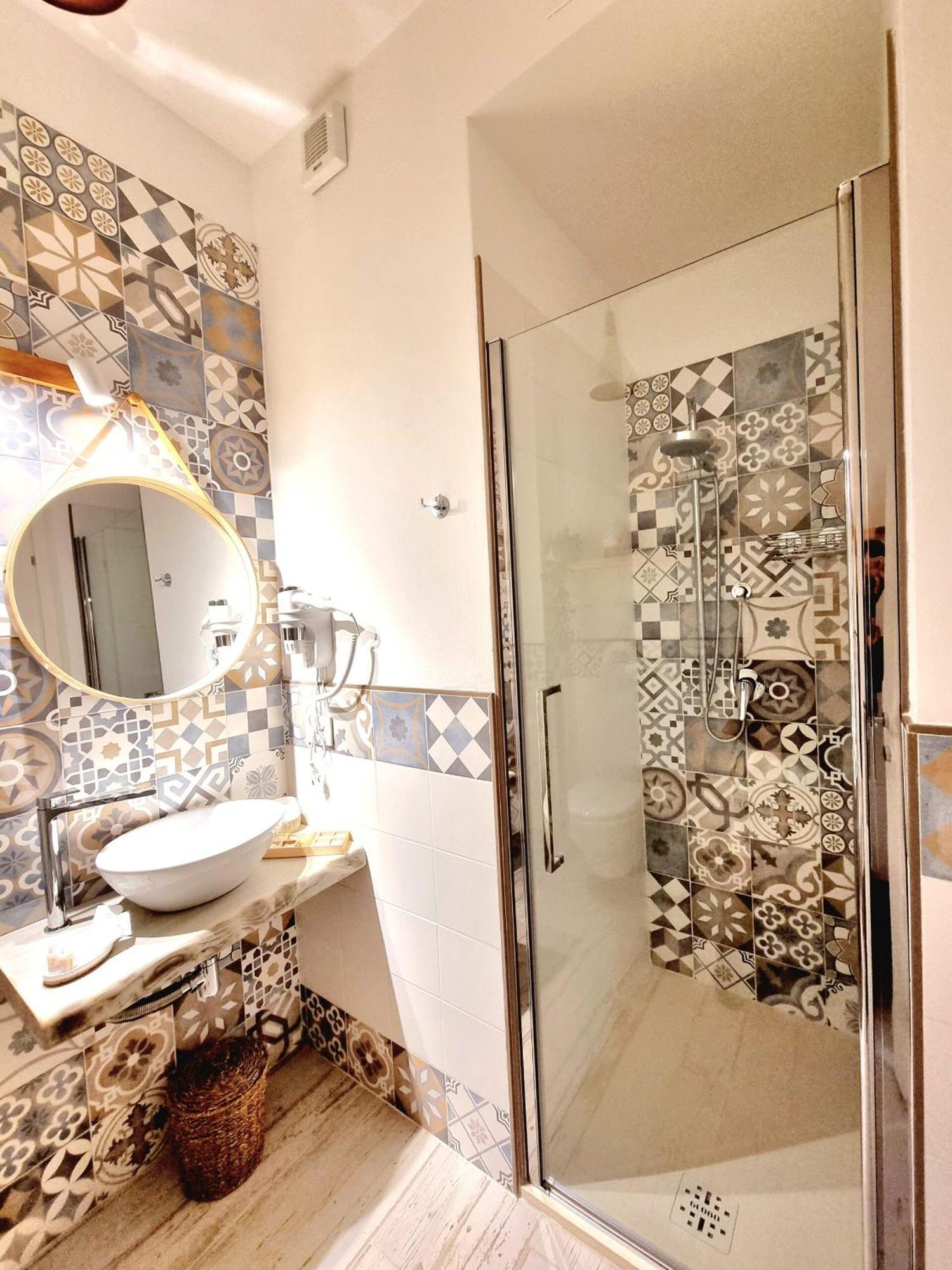 Golden House Hotell Porto Torres Exteriör bild